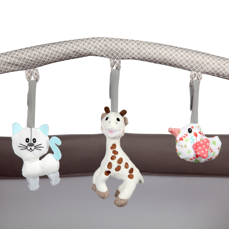 RENOLUX PRISM hrací ohrádka 2019, Sophie la girafe So Chic
